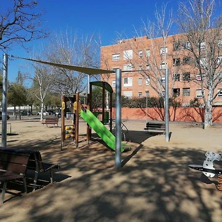 Piso Pl 2B, 20Min Plaza Cataluna Сант Адриа де Бесос Екстериор снимка