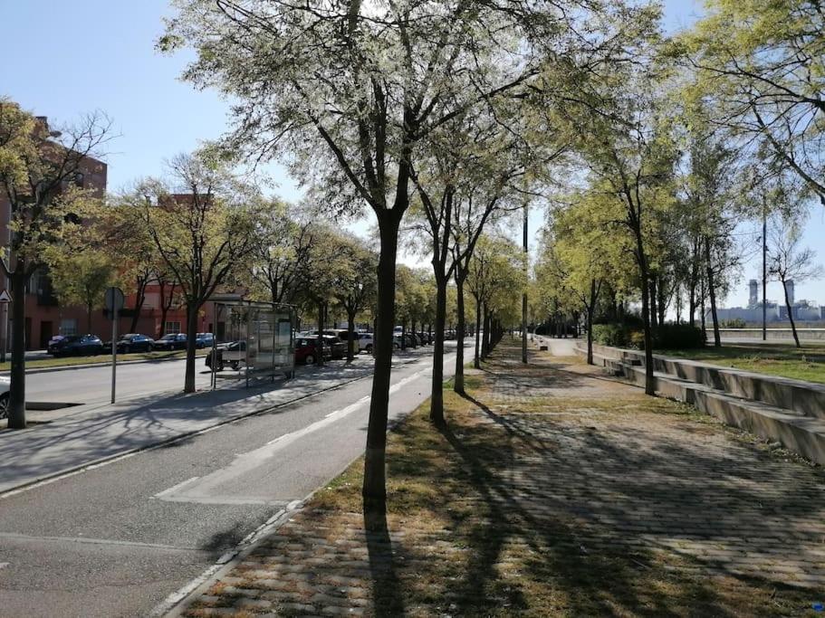 Piso Pl 2B, 20Min Plaza Cataluna Сант Адриа де Бесос Екстериор снимка