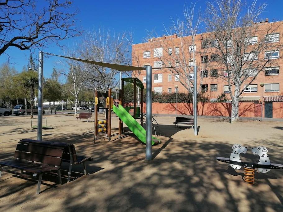 Piso Pl 2B, 20Min Plaza Cataluna Сант Адриа де Бесос Екстериор снимка