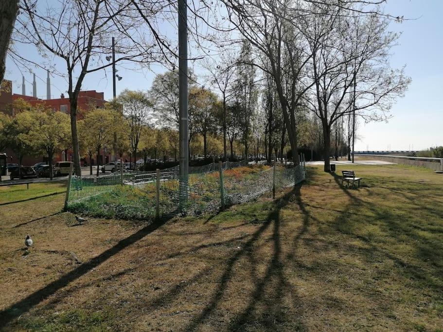 Piso Pl 2B, 20Min Plaza Cataluna Сант Адриа де Бесос Екстериор снимка